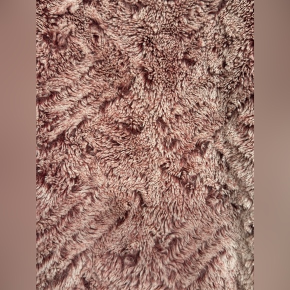 Stillwater Supply Co.Pink faux Sherpa Pullover, size oversized Small - Picture 4 of 12